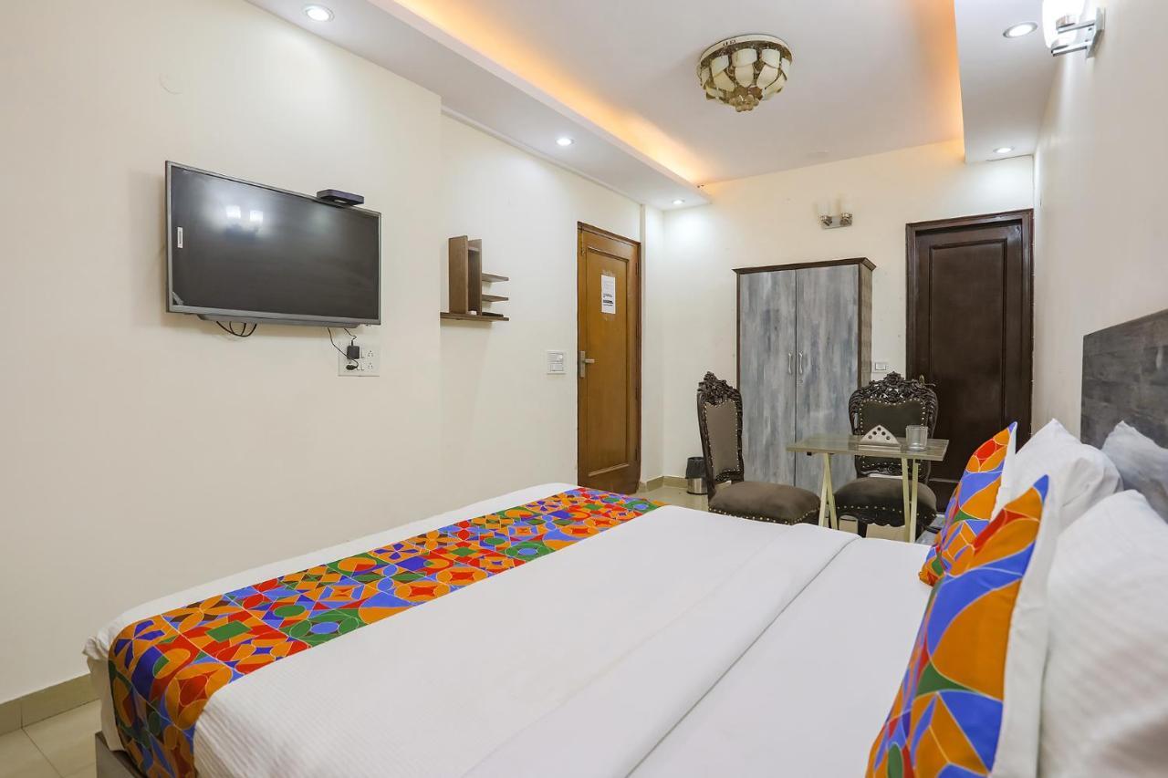 Hotel Fabexpress Jpm Harshdeep Nowe Delhi Zewnętrze zdjęcie